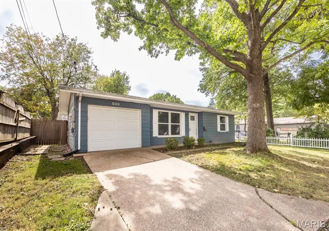 Photo 3 of Sale Pending at 500 Cass Ave, Edwardsville, IL 62025 | MLS# MIS26061489 | Listing updated on 2026-09-28