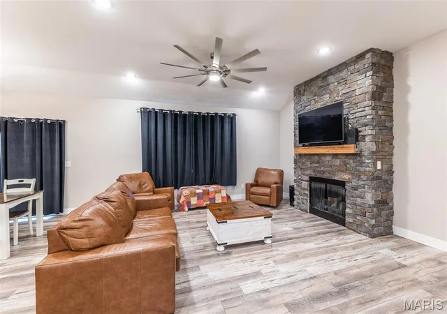 Photo 3 of Single family home for sale at 225 Berkshire Dr, Poplar Bluff, MO 63901 | MLS# MIS26061491 | Listing updated on 2026-10-06