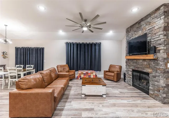 Photo 3 of Single family home for sale at 225 Berkshire Dr, Poplar Bluff, MO 63901 | MLS# MIS26061491 | Listing updated on 2026-10-06