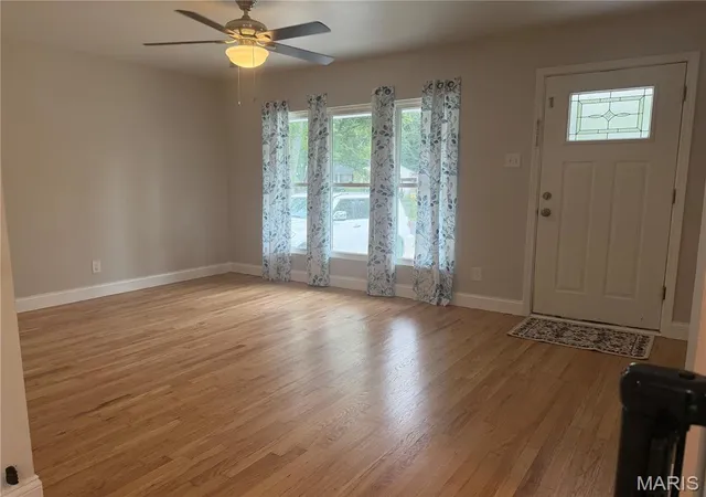 Photo 4 of Single family home for sale at 215 S Saint Jacques St, Florissant, MO 63031 | MLS# MIS26061495 | Listing updated on 2026-10-06