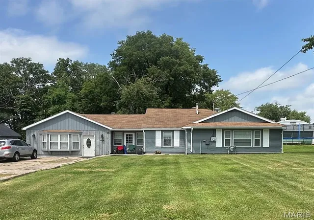 Photo 1 of Single family home for sale at 5115 State Route 140, Bethalto, IL 62010 | MLS# MIS26061499 | Listing updated on 2026-10-22