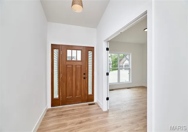 Photo 2 of Single family home for sale at 107 Wolf Den Ct, Lake Saint Louis, MO 63367 | MLS# MIS26061503 | Listing updated on 2026-09-25