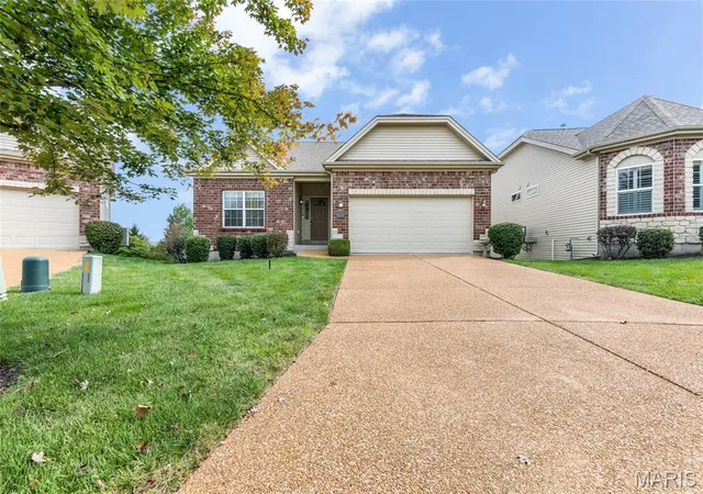 Photo 3 of House for sale at 1216 Emerald Gdns Dr, Saint Peters, MO 63376 | MLS# MIS26061504 | Listing updated on 2026-10-02
