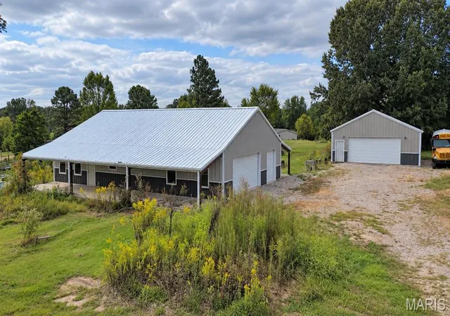Photo 1 of Single family home for sale at 1240 County Rd 488, Poplar Bluff, MO 63901 | MLS# MIS26061509 | Listing updated on 2026-10-01