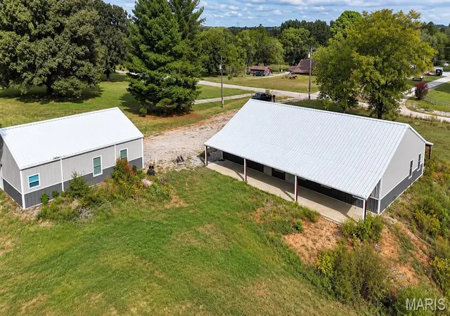 Photo 2 of Single family home for sale at 1240 County Rd 488, Poplar Bluff, MO 63901 | MLS# MIS26061509 | Listing updated on 2026-10-01