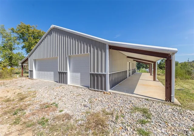 Photo 3 of Single family home for sale at 1240 County Rd 488, Poplar Bluff, MO 63901 | MLS# MIS26061509 | Listing updated on 2026-10-01
