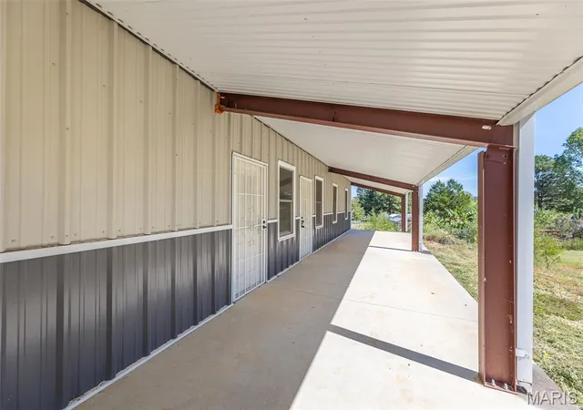 Photo 4 of Single family home for sale at 1240 County Rd 488, Poplar Bluff, MO 63901 | MLS# MIS26061509 | Listing updated on 2026-10-01