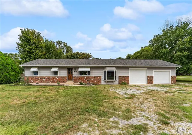 Single family home for sale at 2115 S 5th Street, Mascoutah, IL 62258 | MLS# MIS26061512