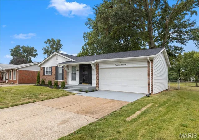 Photo 1 of Single family home for sale at 1411 Sherwood Forest Dr, Florissant, MO 63031 | MLS# MIS26061513 | Listing updated on 2026-09-25