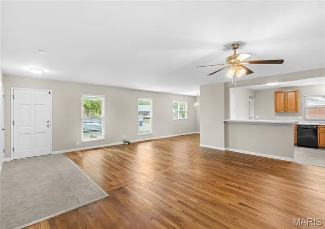 Photo 4 of Single family home for sale at 1411 Sherwood Forest Dr, Florissant, MO 63031 | MLS# MIS26061513 | Listing updated on 2026-09-25