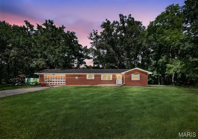 Single family home for sale at 7511 Jerusalem Rd, Edwardsville, IL 62025 | MLS# MIS26061526