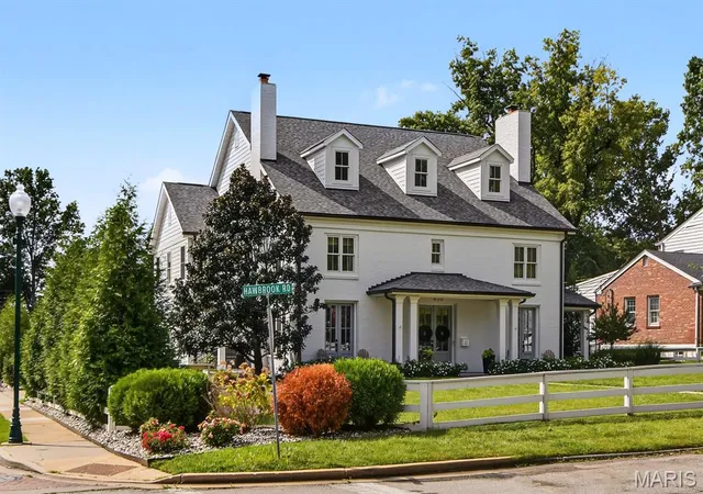 Photo 3 of Sale Pending at 830 Hawbrook Rd, Saint Louis, MO 63122 | MLS# MIS26061533 | Listing updated on 2026-10-12