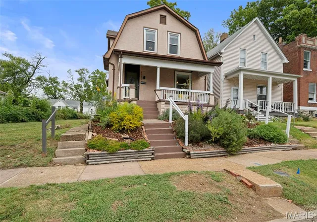 Photo 2 of Sale Pending at 6539 Bartmer Ave, Saint Louis, MO 63130 | MLS# MIS26061534 | Listing updated on 2026-10-03