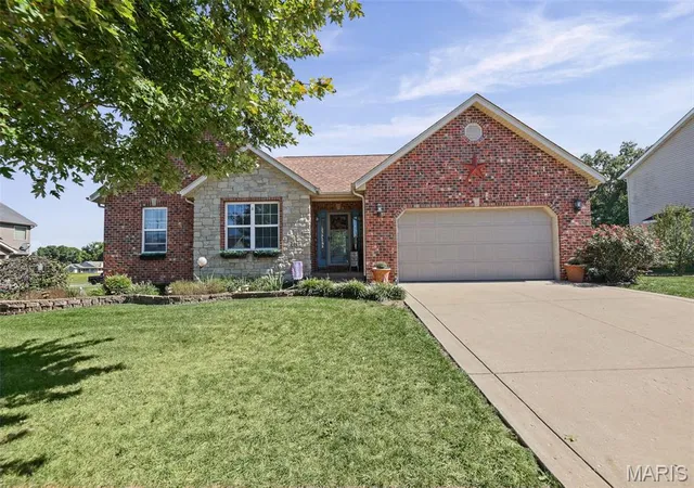 Photo 2 of Sale Pending at 4540 Baywood Ln, Smithton, IL 62285 | MLS# MIS26061540 | Listing updated on 2026-10-06
