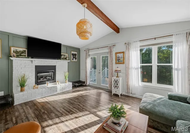 Photo 3 of Single family home for sale at 910 Oak Trl Ct, Fenton, MO 63026 | MLS# MIS26061542 | Listing updated on 2026-10-22