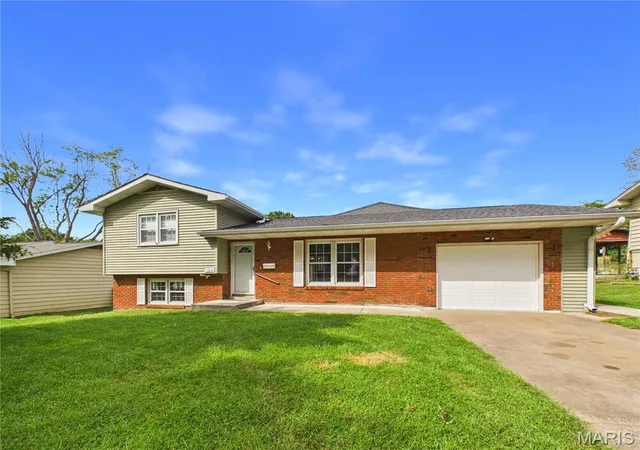 Photo 2 of Sale Pending at 1304 1st Street, Scott City, MO 63780 | MLS# MIS26061545 | Listing updated on 2026-09-26
