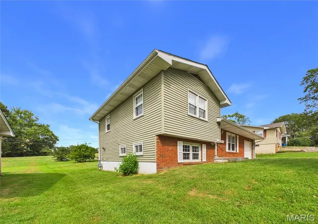 Photo 3 of Sale Pending at 1304 1st Street, Scott City, MO 63780 | MLS# MIS26061545 | Listing updated on 2026-09-26