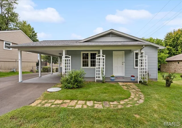 Photo 4 of Single family home for sale at 513 N Moore St, Waterloo, IL 62298 | MLS# MIS26061551 | Listing updated on 2026-09-28