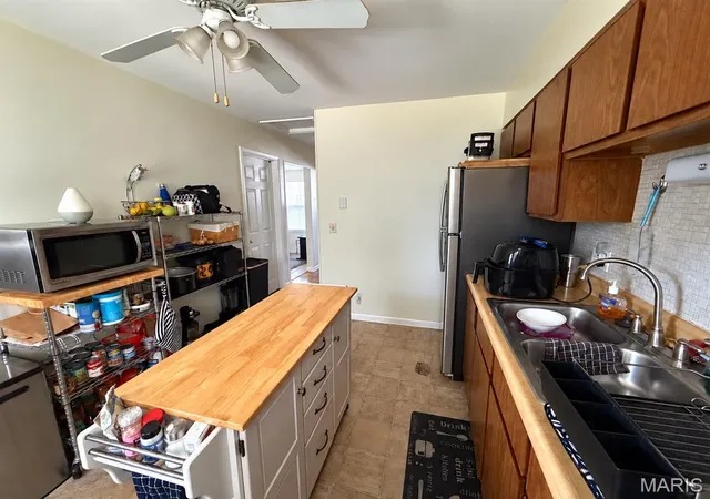 Photo 4 of Sale Pending at 3560 Dixie Dr, Saint Ann, MO 63074 | MLS# MIS26061558 | Listing updated on 2026-09-29