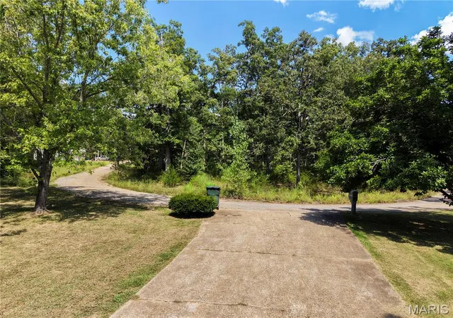 Photo 3 of Single family home for sale at 125 Iroquois, Irondale, MO 63648 | MLS# MIS26061567 | Listing updated on 2026-09-30