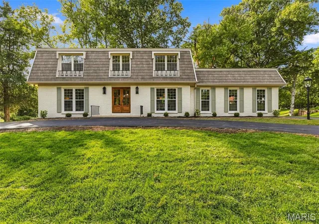 Photo 1 of Sale Pending at 621 Claymont Ests Dr, Chesterfield, MO 63017 | MLS# MIS26061569 | Listing updated on 2026-10-05