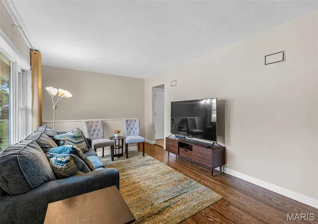 Photo 2 of Sale Pending at 9479 Arban Dr, Saint Louis, MO 63126 | MLS# MIS26061572 | Listing updated on 2026-09-28