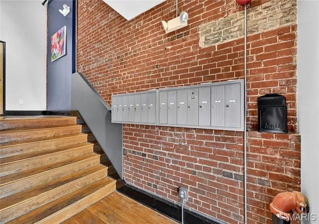 Photo 3 of Sale Pending at 2401 S 12th Street #101, Saint Louis, MO 63104 | MLS# MIS26061574 | Listing updated on 2026-10-08