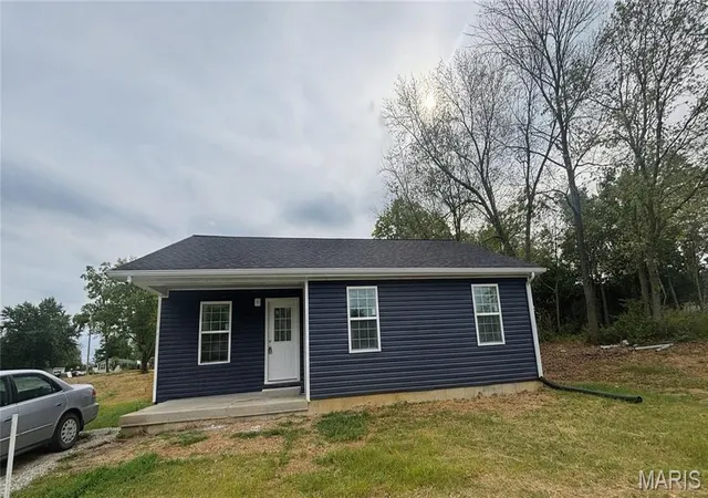 Photo 1 of Single family home for sale at 204 Golden Ct, Eolia, MO 63344 | MLS# MIS26061576 | Listing updated on 2026-10-01