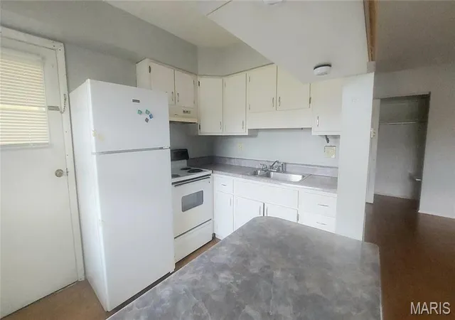 Photo 2 of Sale Pending at 7499 Hazelcrest Dr #G, Hazelwood, MO 63042 | MLS# MIS26061577 | Listing updated on 2026-09-28