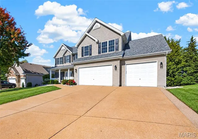 Photo 4 of Single family home for sale at 1248 Twinleaf Cir, Saint Peters, MO 63376 | MLS# MIS26061578 | Listing updated on 2026-10-23