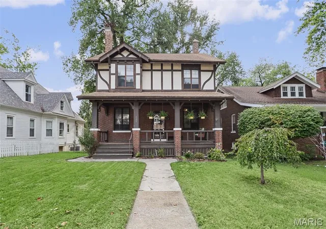 Single family home for sale at 125 N Douglas Ave, Belleville, IL 62220 | MLS# MIS26061584