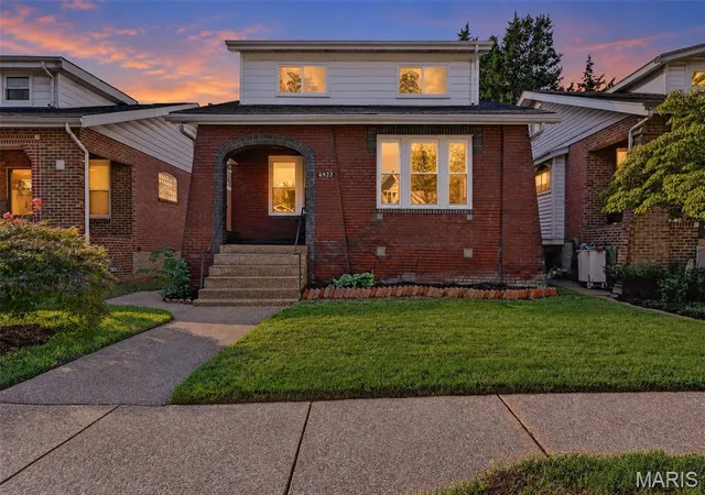 Photo 1 of Single family home for sale at 6922 Marquette Ave, Saint Louis, MO 63139 | MLS# MIS26061585 | Listing updated on 2026-10-15