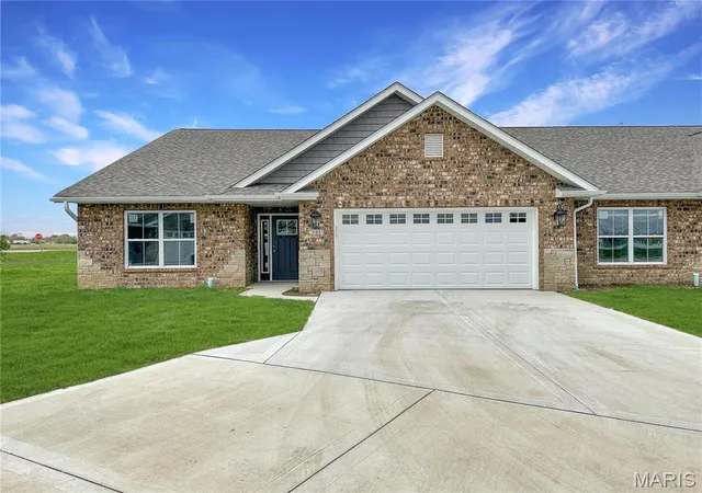 Photo 3 of Single family home for sale at 625 Rhapsody Ln, Troy, IL 62294 | MLS# MIS26061587 | Listing updated on 2026-09-28