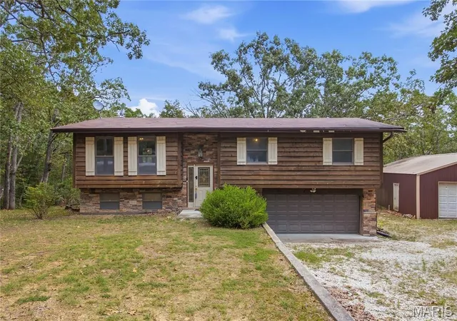 Photo 1 of Sale Pending at 118 Jewel Dr, Winfield, MO 63389 | MLS# MIS26061590 | Listing updated on 2026-09-29