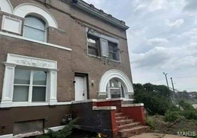 Photo 2 of Single family home for sale at 5233 Cates Ave, Saint Louis, MO 63108 | MLS# MIS26061591 | Listing updated on 2026-09-23