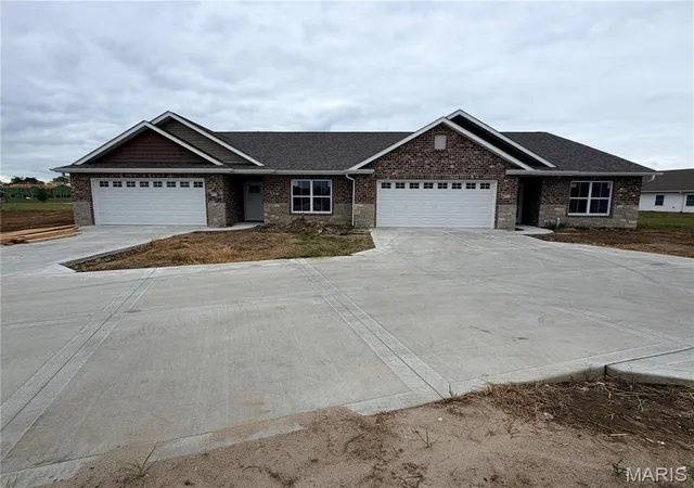 Photo 3 of Single family home for sale at 621 Rhapsody Ln, Troy, IL 62294 | MLS# MIS26061595 | Listing updated on 2026-09-28