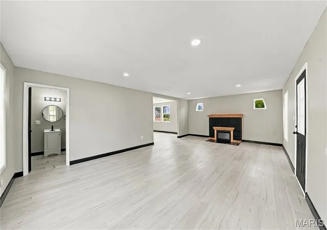 Photo 4 of Single family home for sale at 928 Hickory St, Poplar Bluff, MO 63901 | MLS# MIS26061596 | Listing updated on 2026-09-23