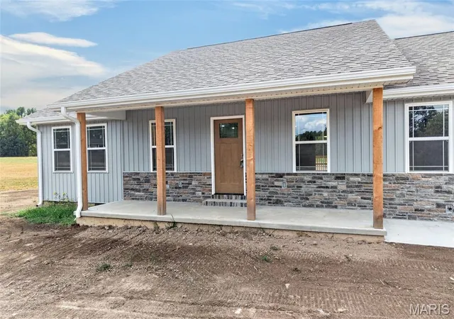 Photo 3 of Single family home for sale at 31125 Old Hwy 5, Lebanon, MO 65536 | MLS# MIS26061597 | Listing updated on 2026-09-23