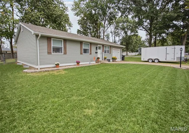 Photo 2 of Single family home for sale at 113 Hawbrook Pl, Jerseyville, IL 62052 | MLS# MIS26061601 | Listing updated on 2026-10-01