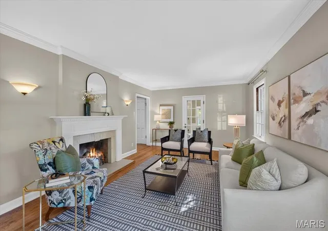 Photo 4 of Sale Pending at 10 Adams Ln, Saint Louis, MO 63122 | MLS# MIS26061604 | Listing updated on 2026-10-03