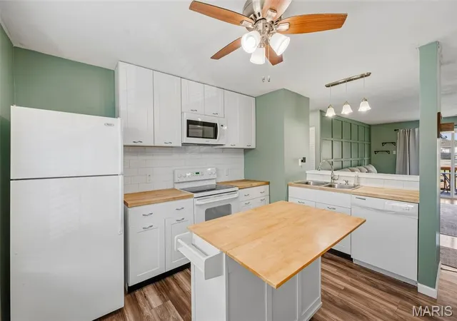 Listing Photo 4 - Condo for sale in building located at 678 Sugar Trl Ct, Saint Peters, MO 63376 - Unit #5