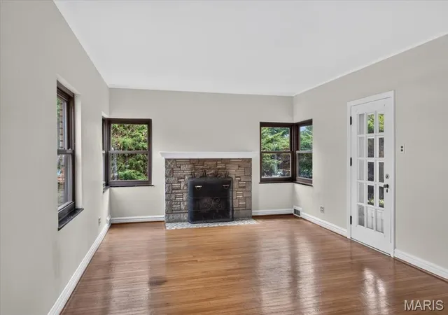 Photo 3 of Sale Pending at 9914 Tesson Fry Rd, Saint Louis, MO 63123 | MLS# MIS26061610 | Listing updated on 2026-10-03