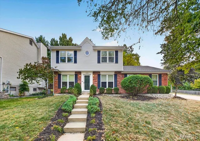 Photo 1 of Sale Pending at 1326 Briarcreek Dr, Saint Louis, MO 63122 | MLS# MIS26061612 | Listing updated on 2026-10-20
