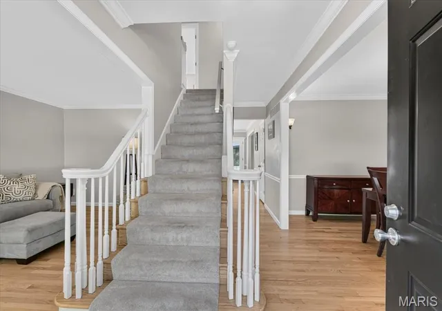 Photo 2 of Sale Pending at 1326 Briarcreek Dr, Saint Louis, MO 63122 | MLS# MIS26061612 | Listing updated on 2026-10-20