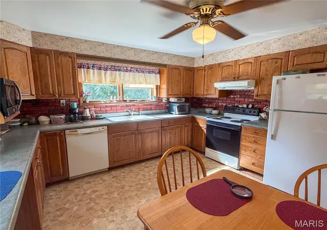 Photo 4 of Single family home for sale at 100 Fisher Ave, Sawyerville, IL 62085 | MLS# MIS26061613 | Listing updated on 2026-10-05