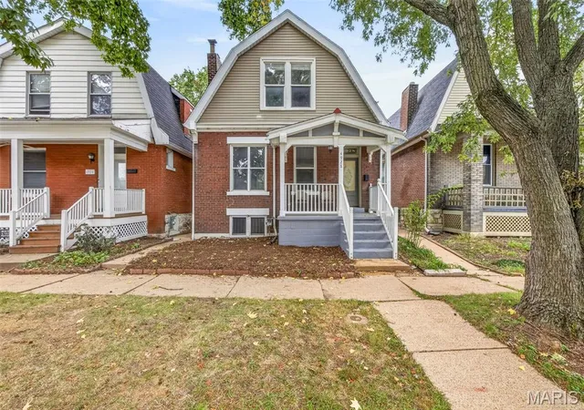 Photo 2 of Single family home for sale at 4928 Berthold Ave, Saint Louis, MO 63110 | MLS# MIS26061615 | Listing updated on 2026-10-18