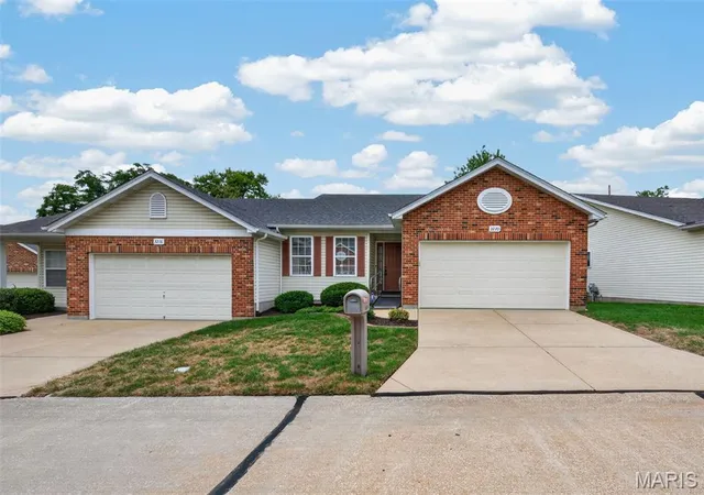 Photo 1 of House for sale at 3220 Mehl Xing Ct, Saint Louis, MO 63129 | MLS# MIS26061616 | Listing updated on 2026-10-01