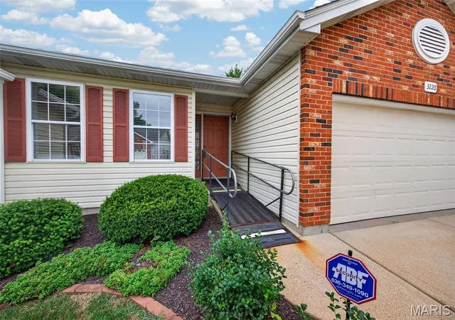 Photo 2 of House for sale at 3220 Mehl Xing Ct, Saint Louis, MO 63129 | MLS# MIS26061616 | Listing updated on 2026-10-01