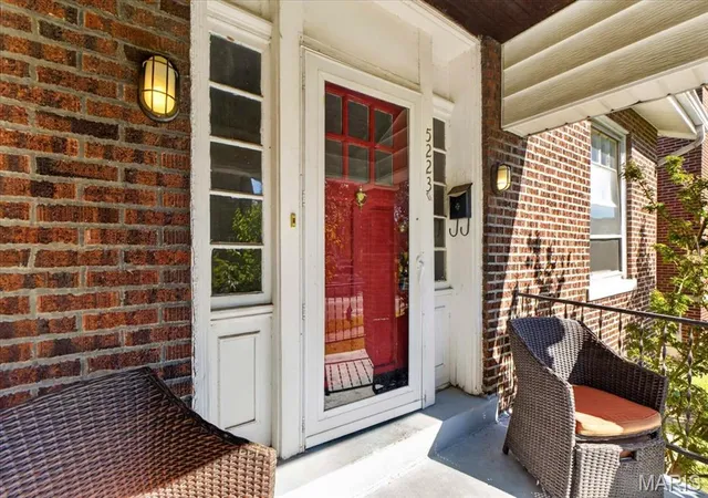 Photo 4 of Single family home for sale at 5223 Neosho St, Saint Louis, MO 63109 | MLS# MIS26061623 | Listing updated on 2026-10-23