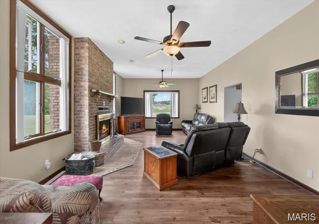 Photo 4 of Single family home for sale at 8660 Huch Ln, Columbia, IL 62236 | MLS# MIS26061626 | Listing updated on 2026-10-13